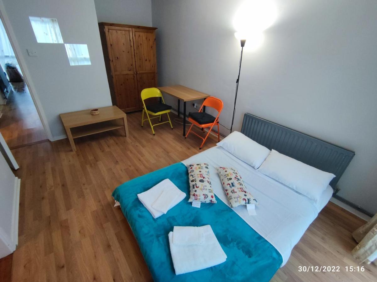Central And Quiet Flat In London! Close To Station Londres Exterior foto